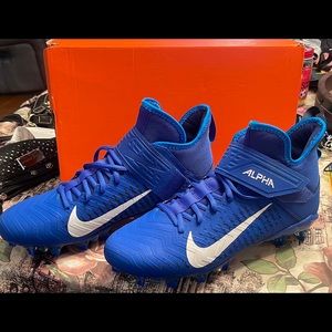 Nike Men's Alpha Menace Pro 2 Mid Football Cleats